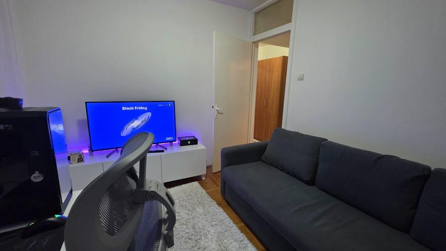 Apartament cu 3 camere decomandat, mobilat în Girocului