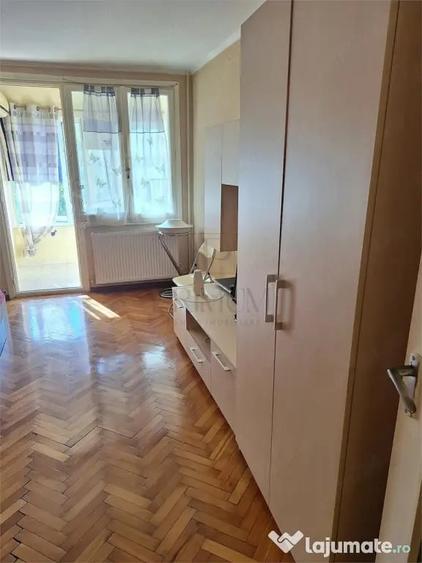 Garsonieră semidecomandată în Central