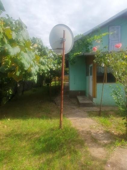 Casă individuală cu 4 camere cu Canalizare în Est