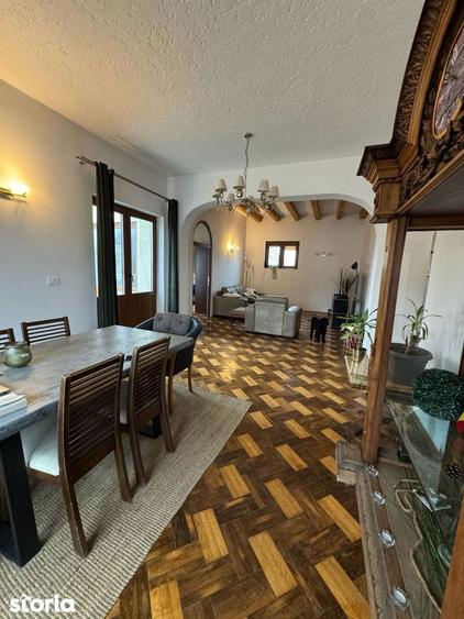 Apartament cu 4 camere, mobilat în Centrul Istoric