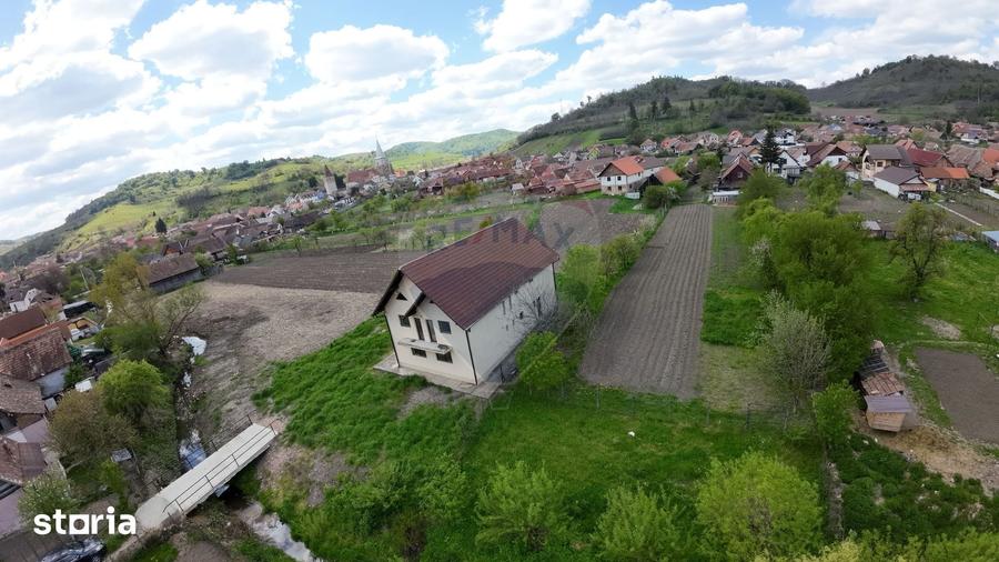 Casă cu 6 camere cu Teren 268 Mp în Moșna