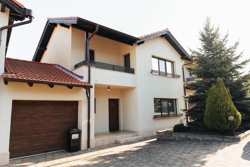 Casă cu 4 camere în Central