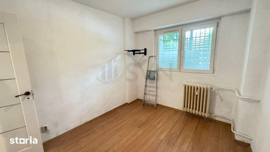 Apartament cu 3 camere decomandat în Vitan