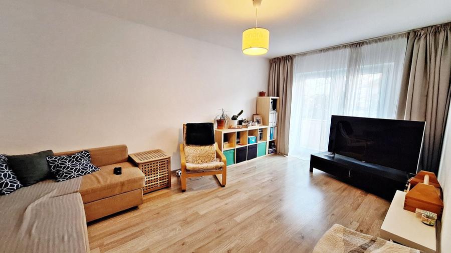 Apartament cu 3 camere decomandat, mobilat în Central