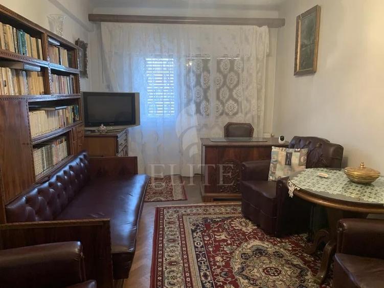 Apartament cu 3 camere decomandat, mobilat în Central