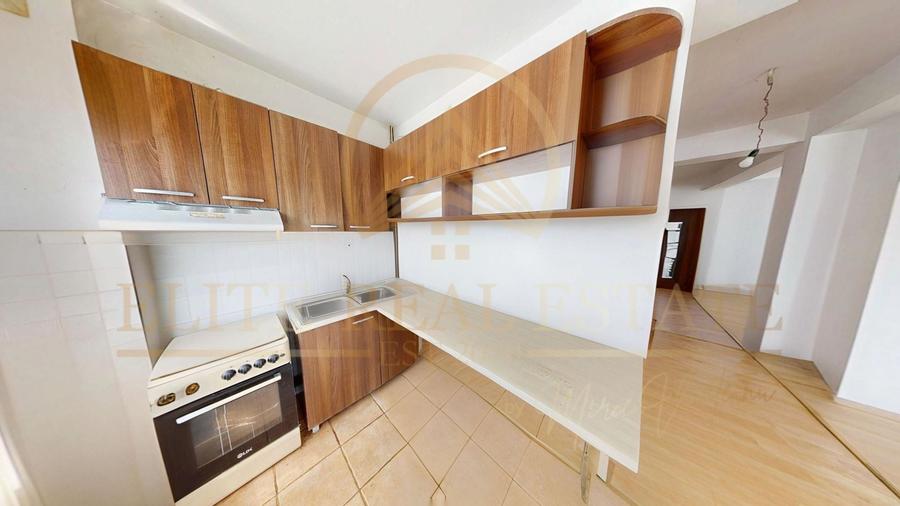 Casă individuală cu 5 camere cu Canalizare în Nord