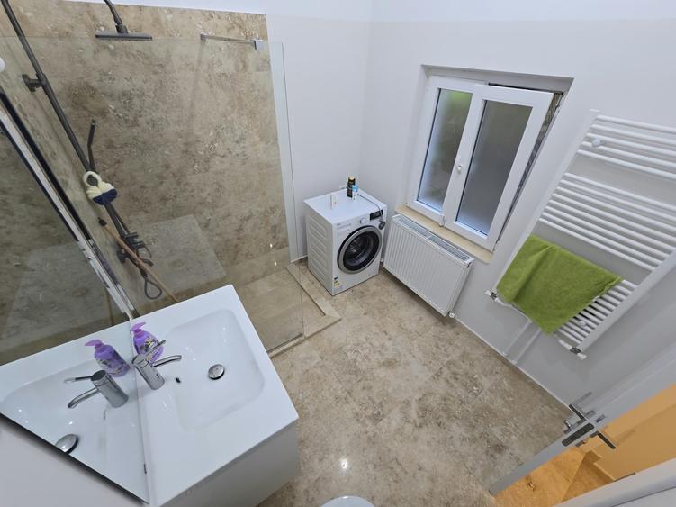 Apartament cu 3 camere decomandat, mobilat în Ultracentral