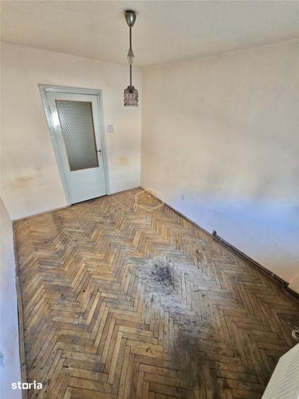 Apartament cu 3 camere decomandat în Micro 16