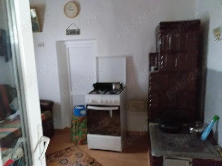 Casă cu 4 camere în Sărățeni