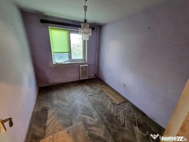 Apartament cu 3 camere semidecomandat în Tomis Nord