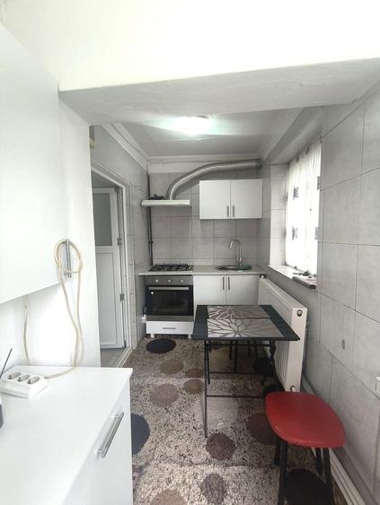 Apartament cu 2 camere semidecomandat în Rahova