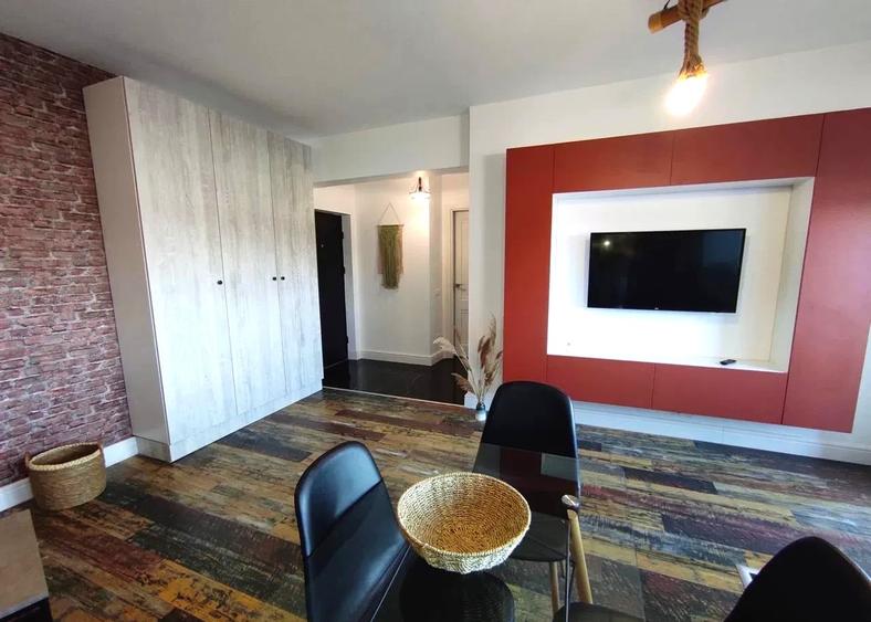 Apartament cu 2 camere semidecomandat, mobilat în Baciu
