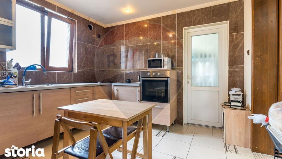 Casa cu 6 camere de vanzare, zona Centrala, Huedin - 2