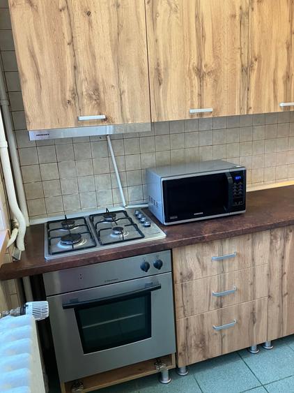Apartament cu 3 camere semidecomandat în Ștefan cel Mare