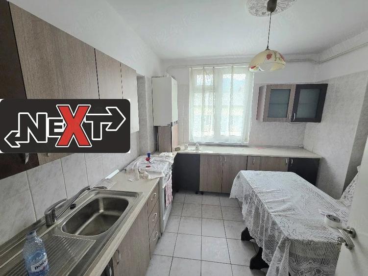 Apartament cu 3 camere decomandat în Mărăței