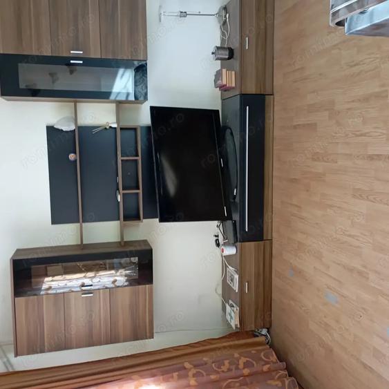 Apartament cu 2 camere semidecomandat în Plopeni