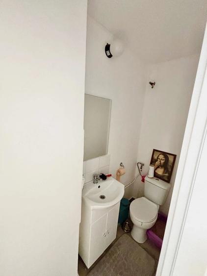 Apartament cu 3 camere decomandat în Titan