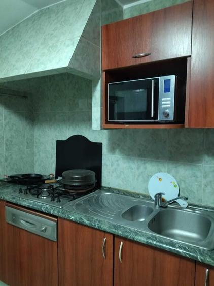Apartament cu 3 camere semidecomandat în Exterior Vest