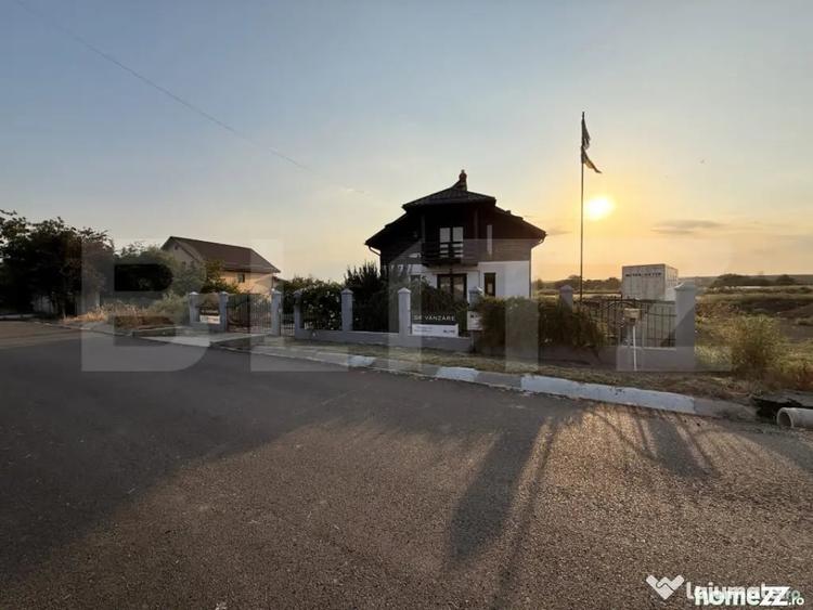 Casă cu 3 camere cu Teren 2200 Mp în Central