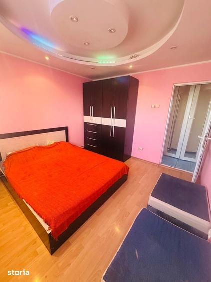 Apartament cu 3 camere în Mazepa 1