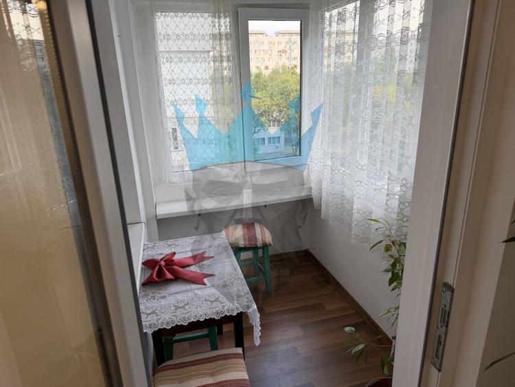 Apartament cu 2 camere decomandat, mobilat în Titan