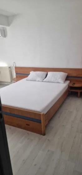 Apartament cu 3 camere decomandat, mobilat în Unirii