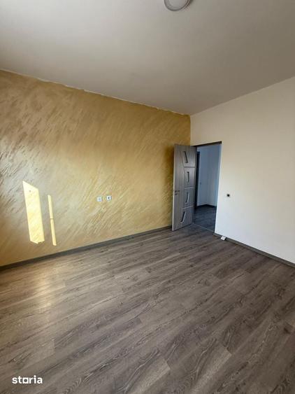 Casă cu 3 camere cu Teren 300 Mp în Lumina