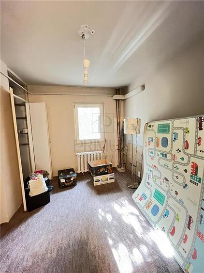 Apartament cu 2 camere semidecomandat, mobilat în Buziașului