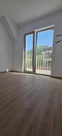 Apartament cu 3 camere semidecomandat în Ultracentral