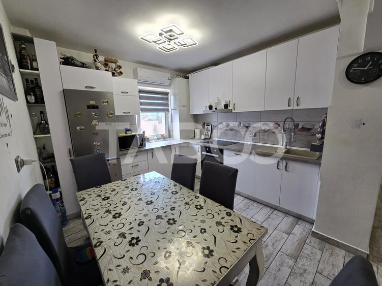 Apartament cu 3 camere decomandat, mobilat în Mihai Viteazul
