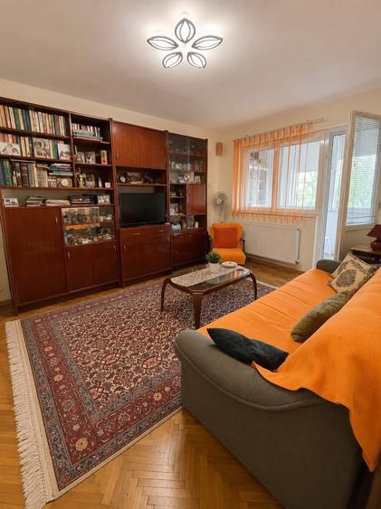 Apartament cu 3 camere decomandat în Tomis Nord