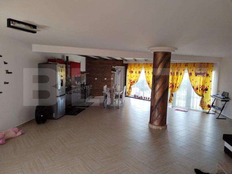 Casă individuală cu 7 camere cu Garaj în Ulmi