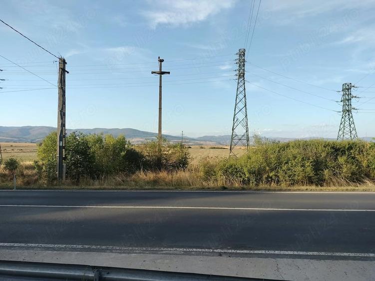 Teren de 8500 mp, în Central