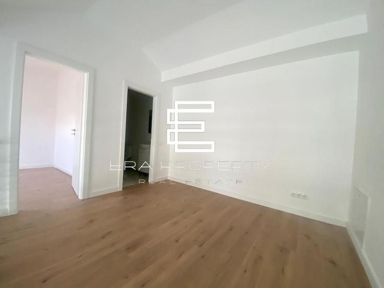 Penthouse cu 3 camere decomandat în Cristian