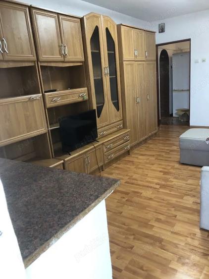 Apartament cu 2 camere semidecomandat în Far