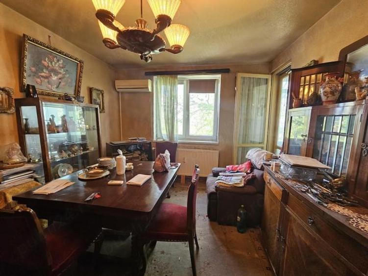 Apartament cu 3 camere semidecomandat în Basarabia