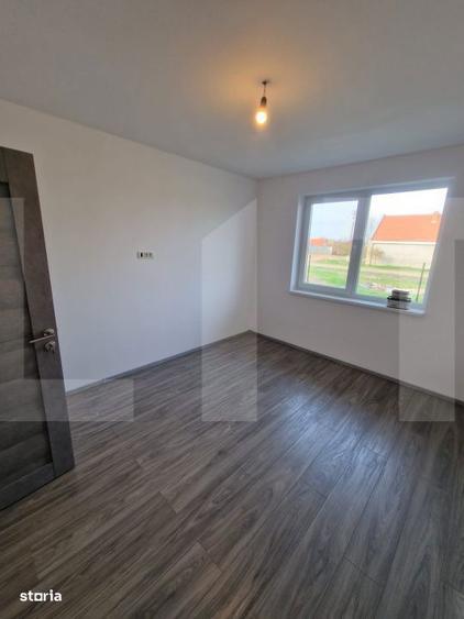 Casă cu 3 camere cu Teren 372 Mp în Peciu Nou