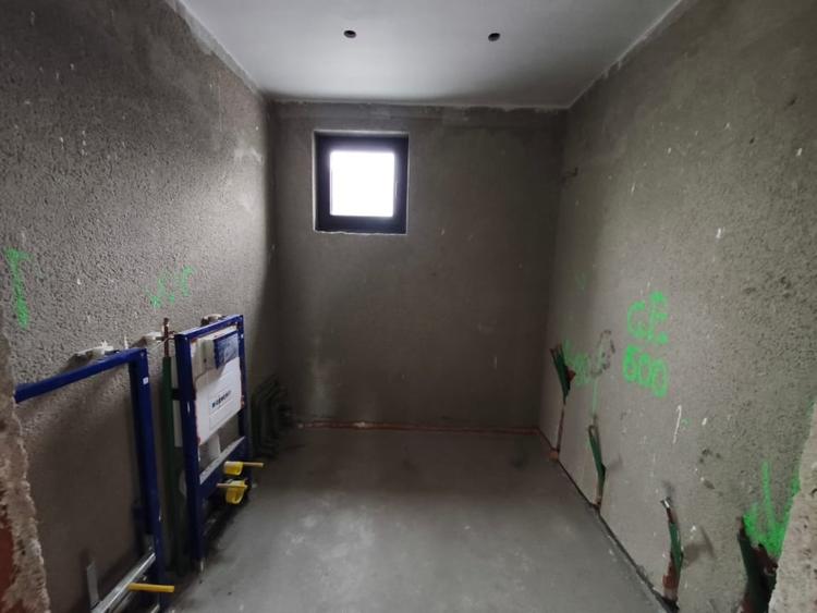 Casă individuală cu 7 camere cu Garaj în Marginea