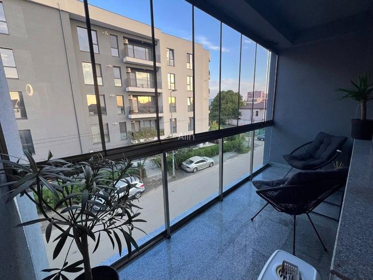 Apartament 100 metri utili cu 3 camere