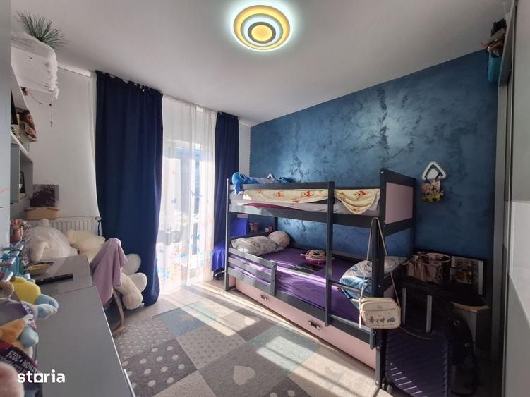 Apartament cu 3 camere semidecomandat în Florești