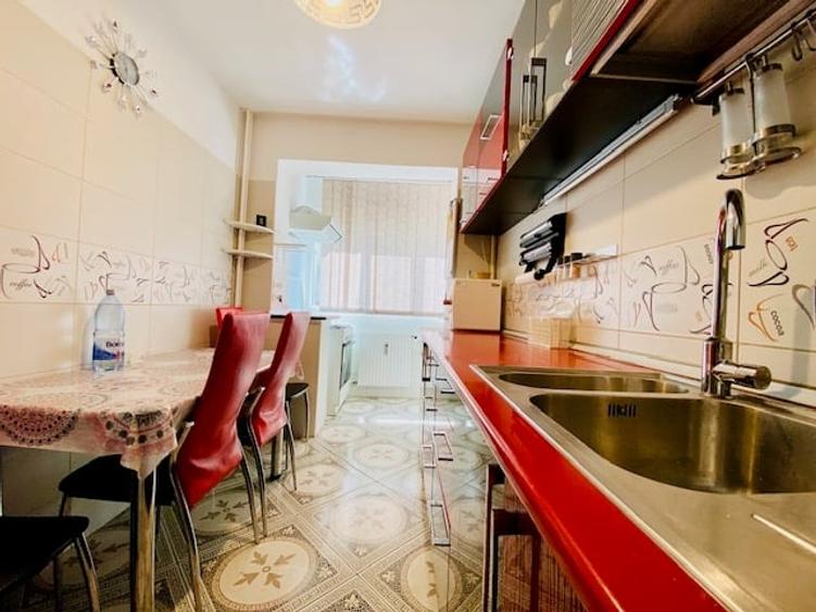 Apartament cu 3 camere decomandat, mobilat în Dristor