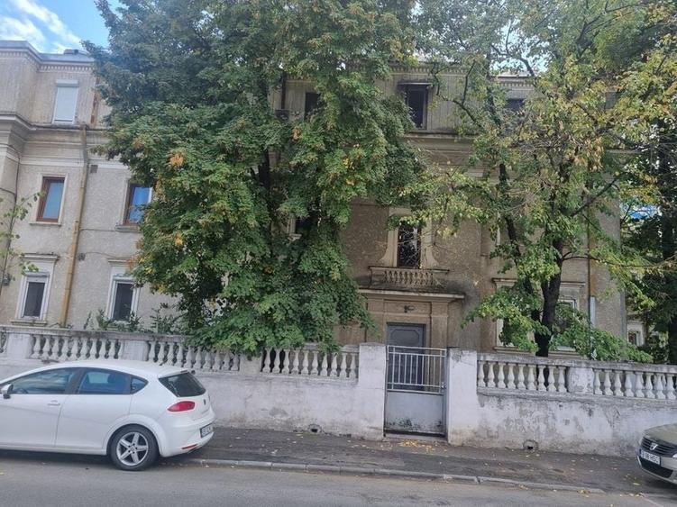 Garsonieră decomandată în 13 Septembrie