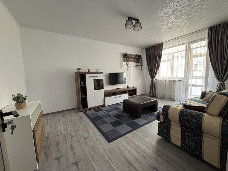 Apartament cu 2 camere decomandat în Precista
