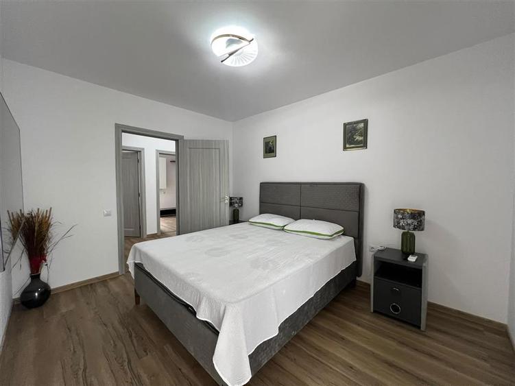 Apartament cu 4 camere decomandat în Orașul Vechi