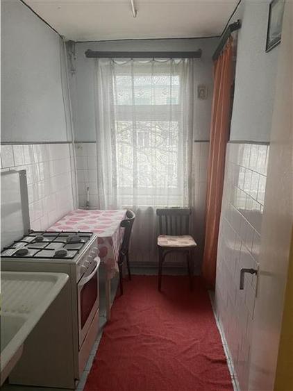 Apartament cu 3 camere decomandat în Sud