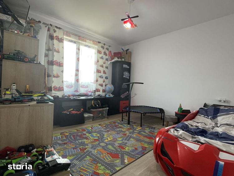 Casă cu 4 camere cu Teren 500 Mp în Central
