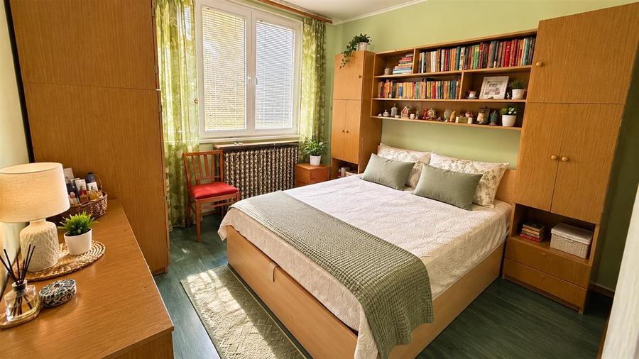 Apartament cu 3 camere decomandat, mobilat în Valea Oltului