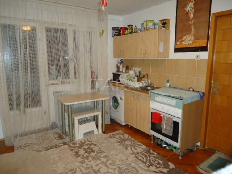 Apartament cu 4 camere semidecomandat, mobilat în Mănăștur
