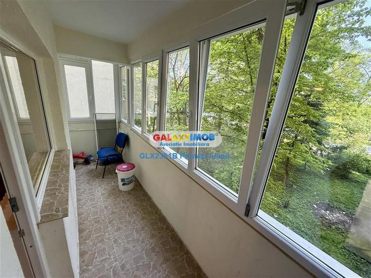 Apartament cu 3 camere decomandat în Doamna Ghica