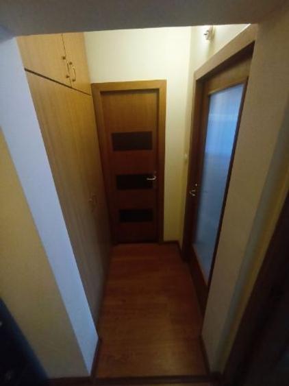 Apartament cu 3 camere decomandat în Tractorul - 7